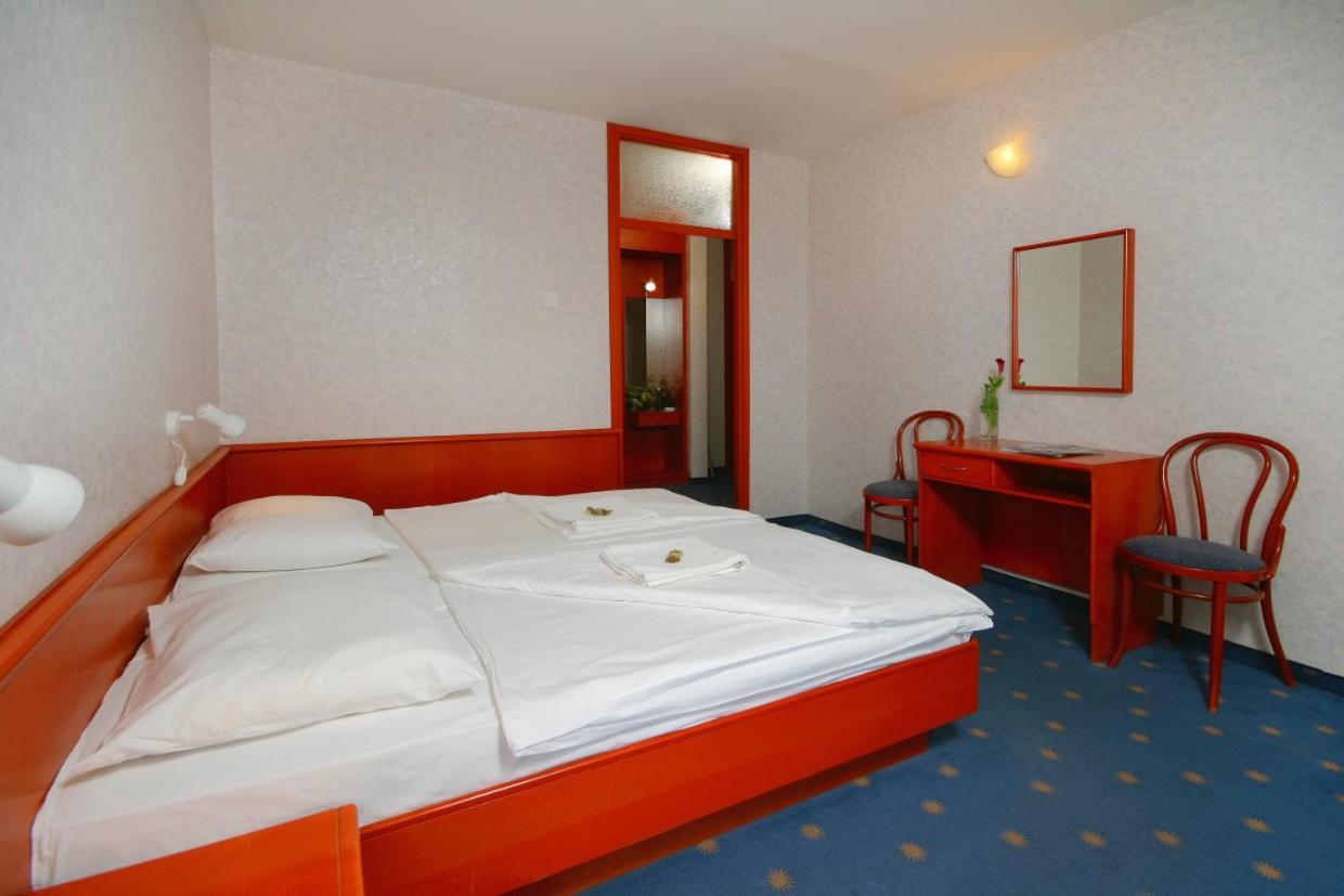 Hotel Laguna 그라다츠 외부 사진